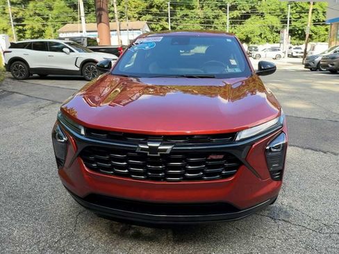 Certified 2024 Chevrolet Trax RS w/ Driver Confidence Package FWD image 3