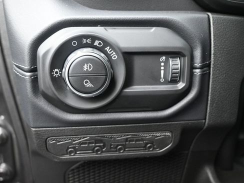 New 2025 Jeep Gladiator Sport image 21