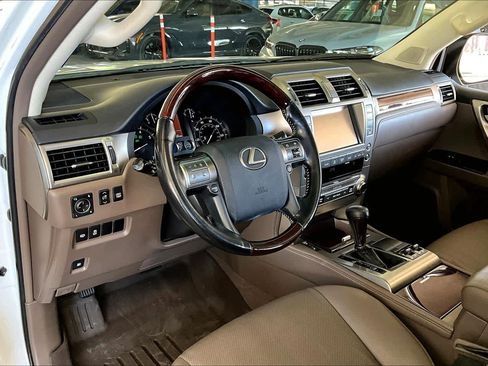 Used 2019 Lexus GX 460 Premium image 17