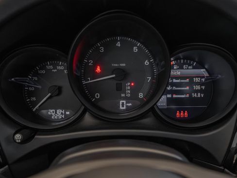 Used 2023 Porsche Macan AWD/4WD image 10