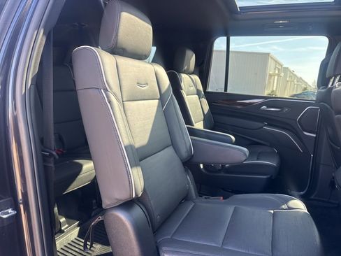 Certified 2024 Cadillac Escalade ESV Premium Luxury image 36