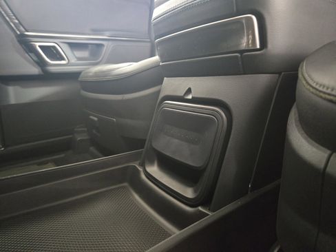 Used 2022 Rivian R1S Launch Edition image 33