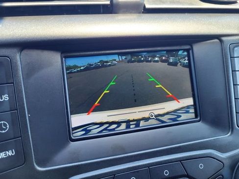 Used 2017 Ford Fusion SE w/ Equipment Group 201A FWD image 16