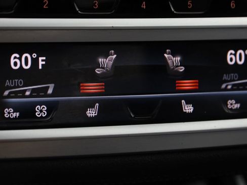 Used 2022 BMW 750i xDrive w/ M Sport Package image 8