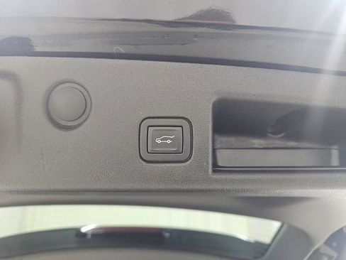Used 2024 Chevrolet Equinox LT FWD image 5
