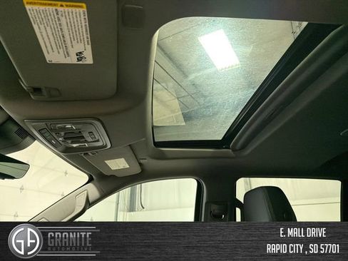 Used 2024 GMC Sierra 2500 Denali w/ Denali Reserve Package image 21