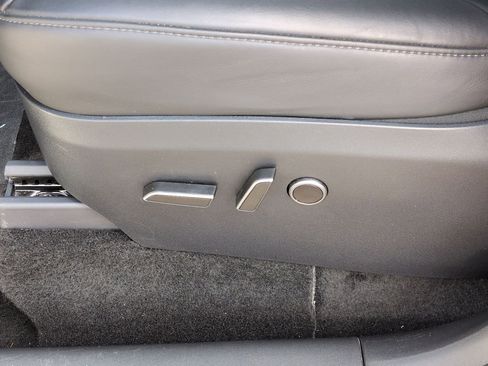 Used 2025 Tesla Model Y Long Range image 21