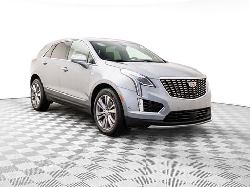 Used 2023 Cadillac XT5 Premium Luxury w/ Technology Package image 8