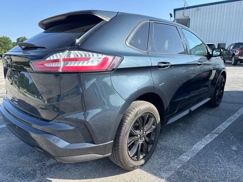 Used 2022 Ford Edge SE w/ Black Appearance Package AWD/4WD image 2