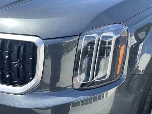 Used 2023 Kia Telluride EX w/ EX Captain's Chair Package FWD image 11