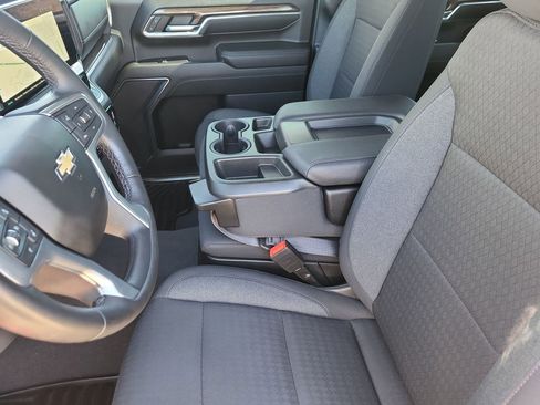 Used 2024 Chevrolet Silverado 2500 LT w/ Convenience Package image 25