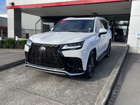 Used 2024 Lexus LX 600 F Sport AWD/4WD image 3