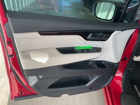New 2026 Honda Odyssey Touring image 5