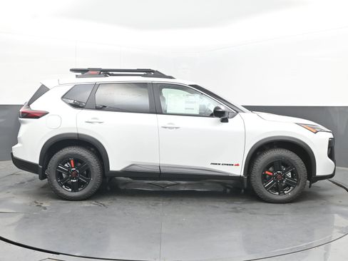 New 2026 Nissan Rogue SV image 8