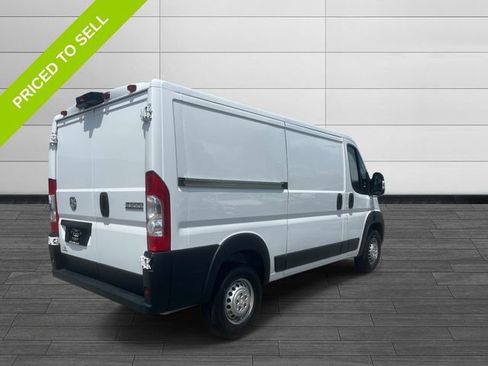 Used 2025 RAM ProMaster 2500 w/ Convenience Group FWD image 3