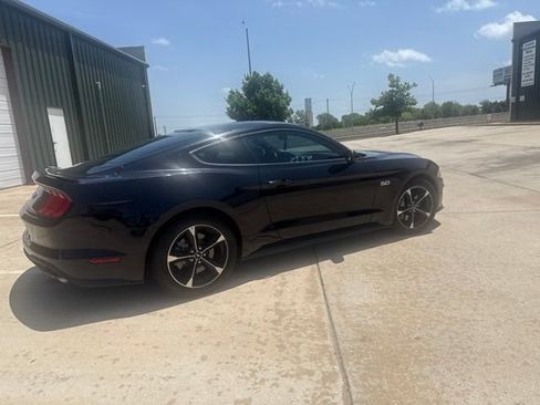 Used 2018 Ford Mustang GT RWD image 5