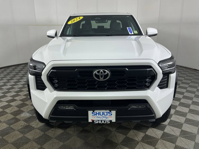 Used 2024 Toyota Tacoma TRD Off-Road AWD/4WD image 3
