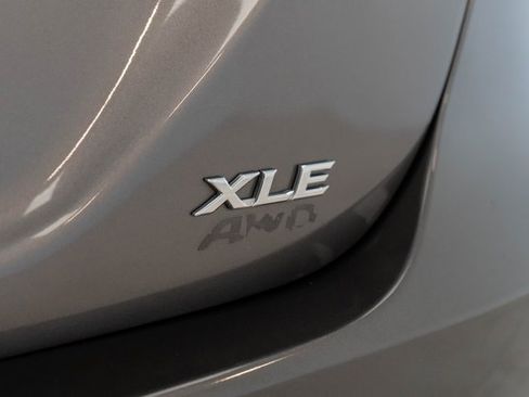 Used 2023 Toyota Camry XLE image 9