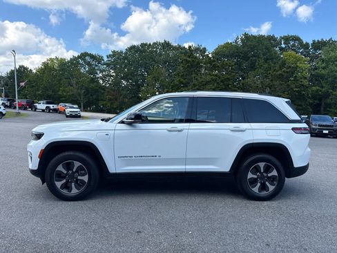 Used 2023 Jeep Grand Cherokee 4WD 4xe w/ Luxury Tech Group II image 8