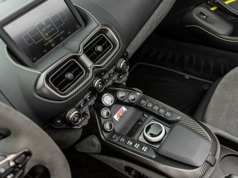 Used 2023 Aston Martin V8 Vantage Roadster RWD image 38