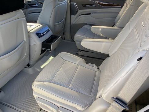 Certified 2024 Cadillac Escalade Sport Platinum image 17