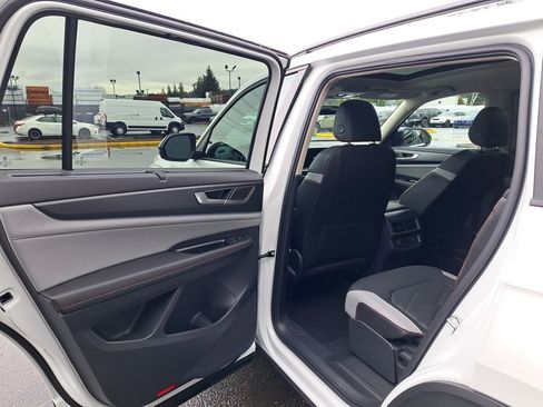 New 2026 Volkswagen Atlas Peak Edition image 13