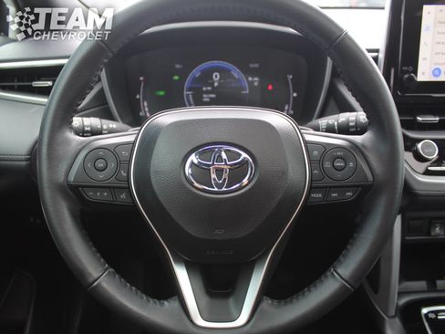 Used 2024 Toyota Corolla Cross AWD Hybrid w/ Convenience Package image 14