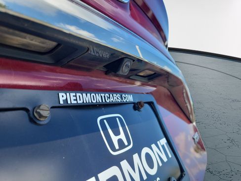 Used 2015 Toyota Camry XSE FWD image 11