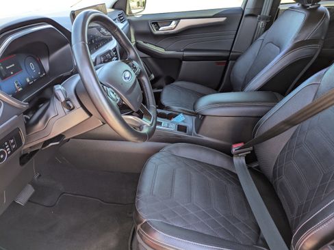 Used 2023 Ford Escape Platinum w/ Premium Technology Package image 26