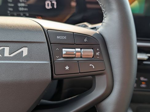 Certified 2026 Kia Sportage EX FWD image 30