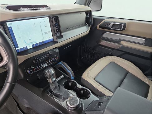 Used 2023 Ford Bronco Wildtrak AWD/4WD image 12