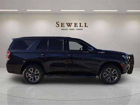 Used 2022 Chevrolet Tahoe Z71 w/ Luxury Package image 5