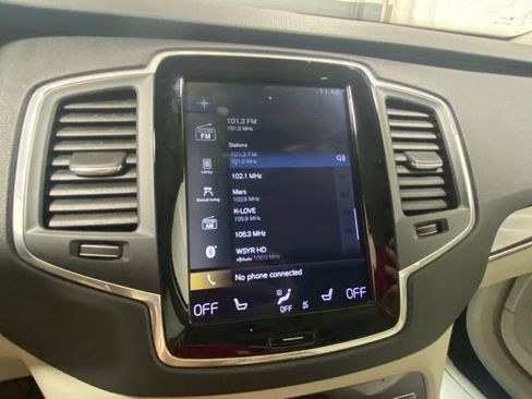 Used 2019 Volvo XC90 T5 Momentum w/ Multimedia Package AWD/4WD image 20