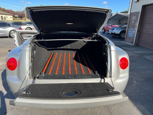 Used 2004 Chevrolet SSR w/ Preferred Equipment Group image 60