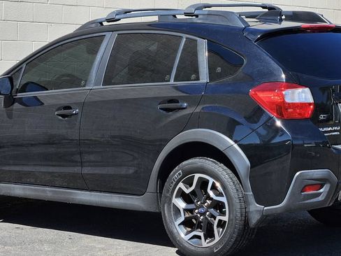 Used 2017 Subaru Crosstrek 2.0i Premium AWD/4WD image 3