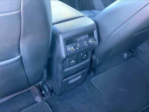 Used 2018 GMC Acadia SLT image 35