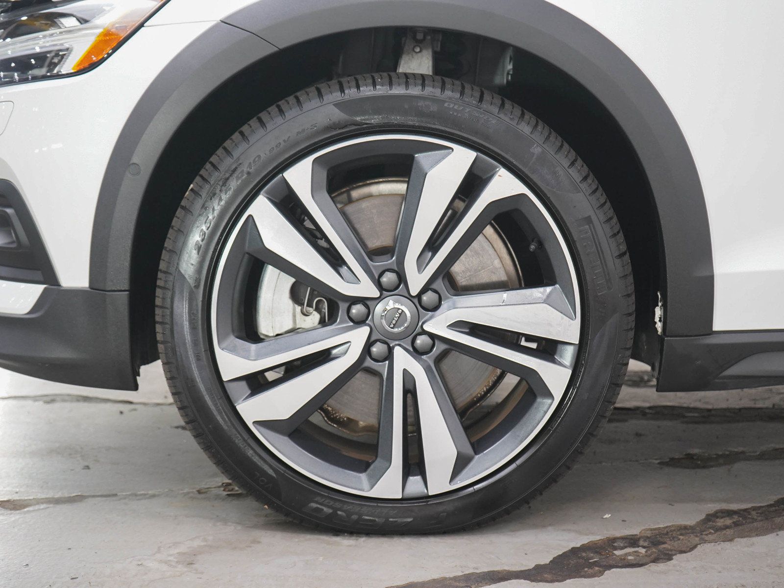 Used 2025 Volvo V60 B5 Cross Country Plus AWD/4WD image 30
