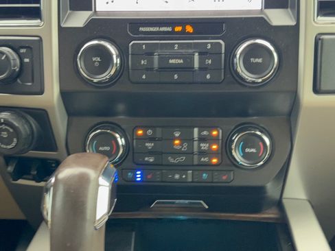 Used 2019 Ford F150 Lariat RWD image 22