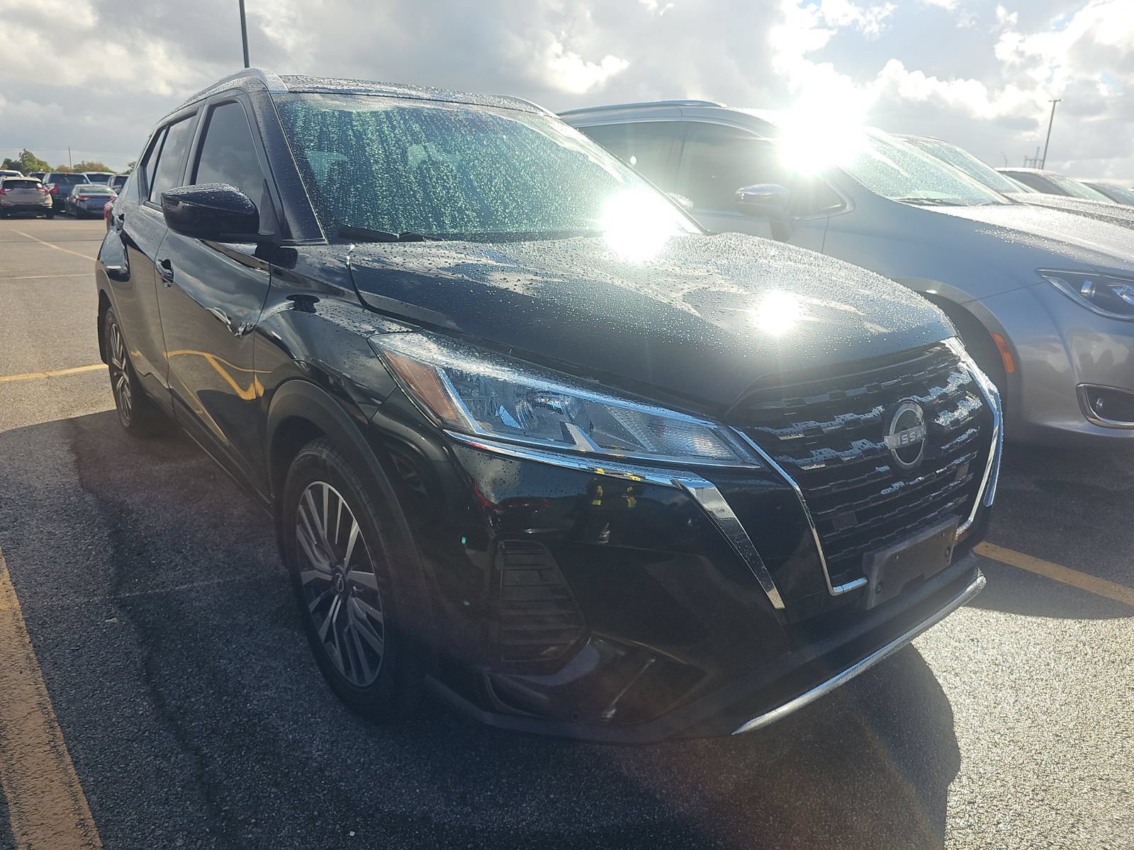 Used 2022 Nissan Kicks SV w/ Interior Electronics Package FWD image 4