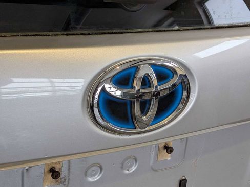 Used 2014 Toyota Prius V Two image 11