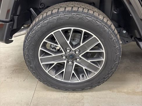 Used 2024 Jeep Wrangler High Altitude image 41