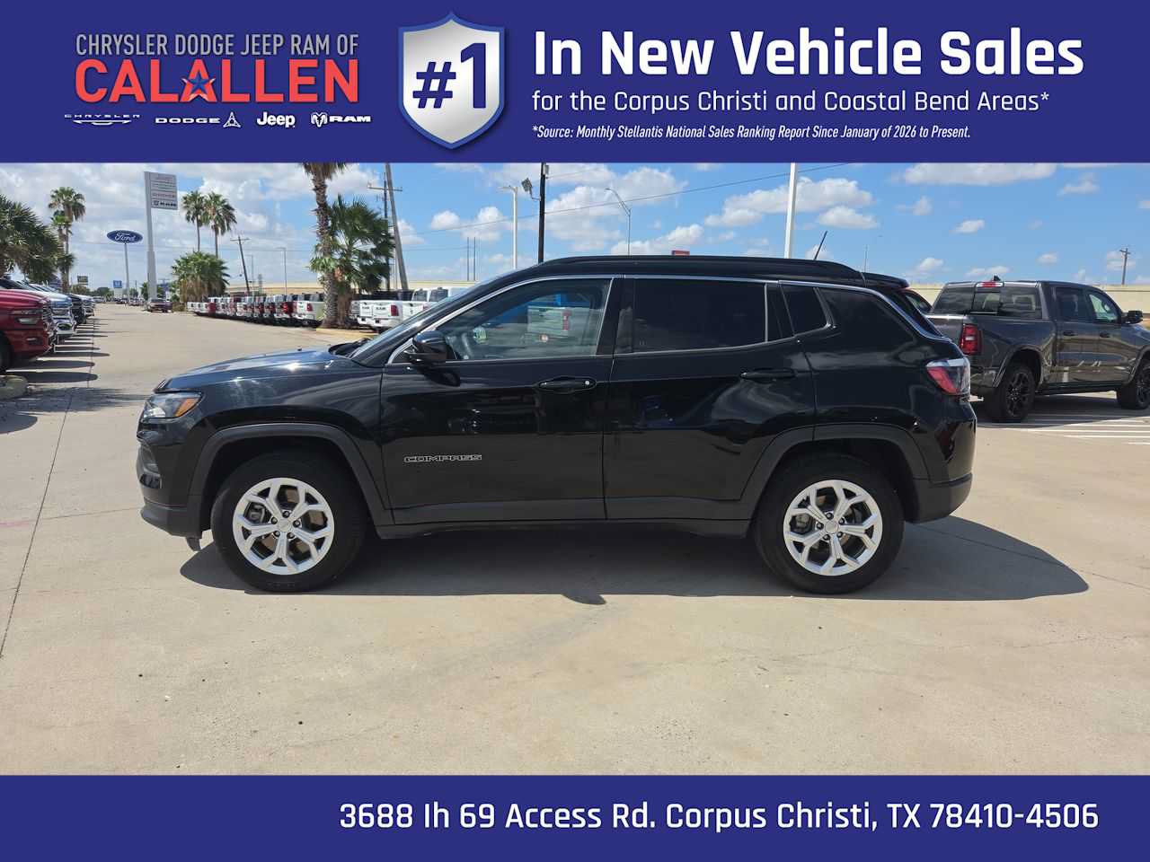 Used 2024 Jeep Compass Latitude AWD/4WD image 11
