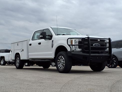 Used 2019 Ford F250 XL w/ Power Equipment Group image 3