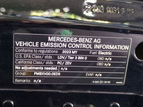 Used 2023 Mercedes-Benz EQB 300 4MATIC image 24