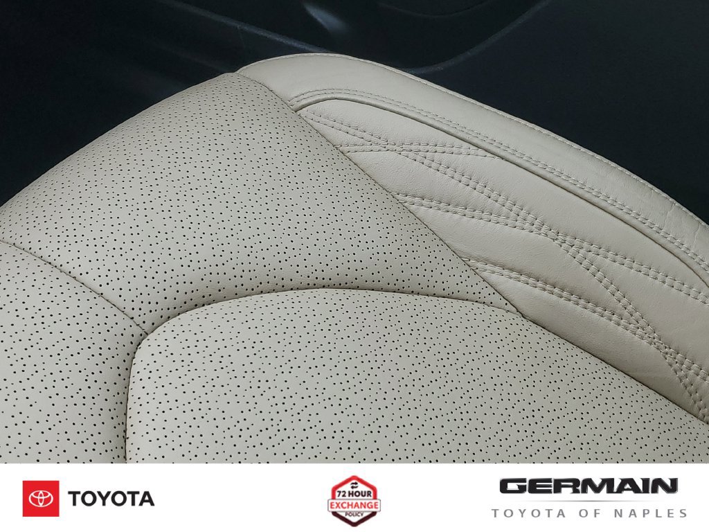 Used 2020 Toyota Avalon Limited FWD image 29