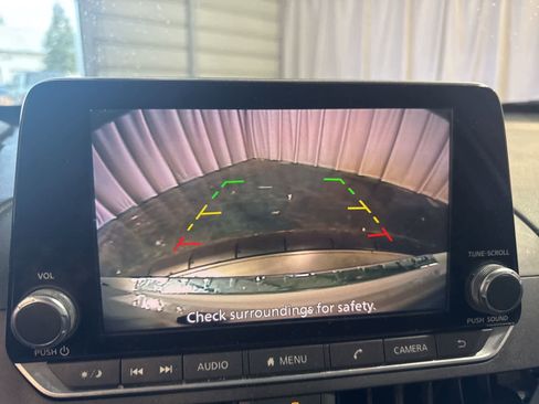 Used 2022 Nissan Altima 2.5 SV w/ SV Premium Package image 29