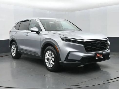 Used 2025 Honda CR-V LX image 2