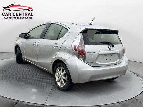 Used 2012 Toyota Prius C One image 3