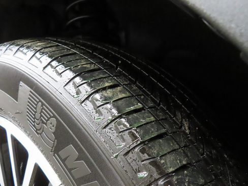 Used 2023 Ford Escape SE image 7