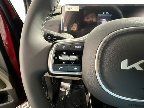 New 2026 Kia Carnival image 18